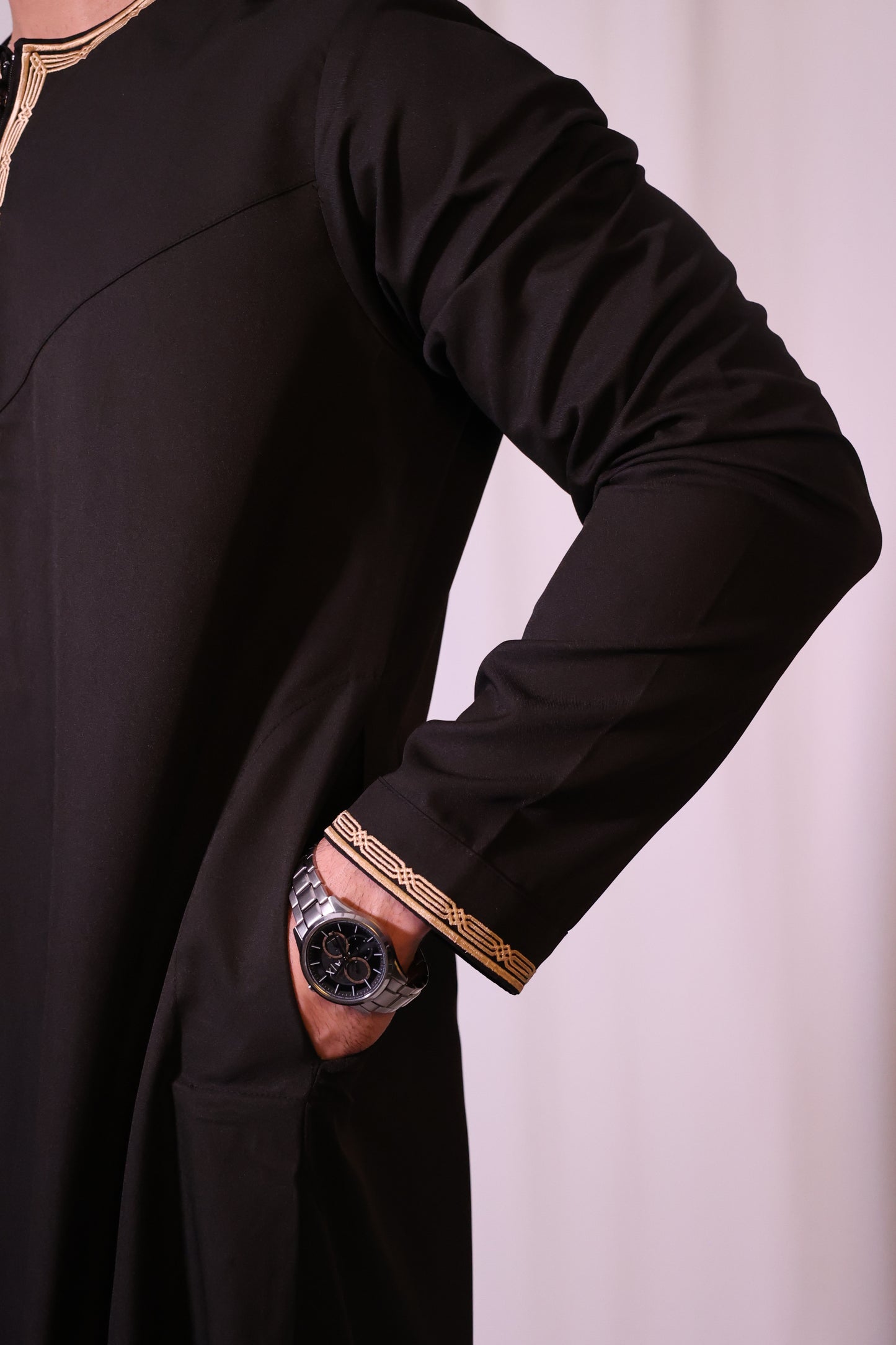 Premium Omani Thobe - Black & Gold