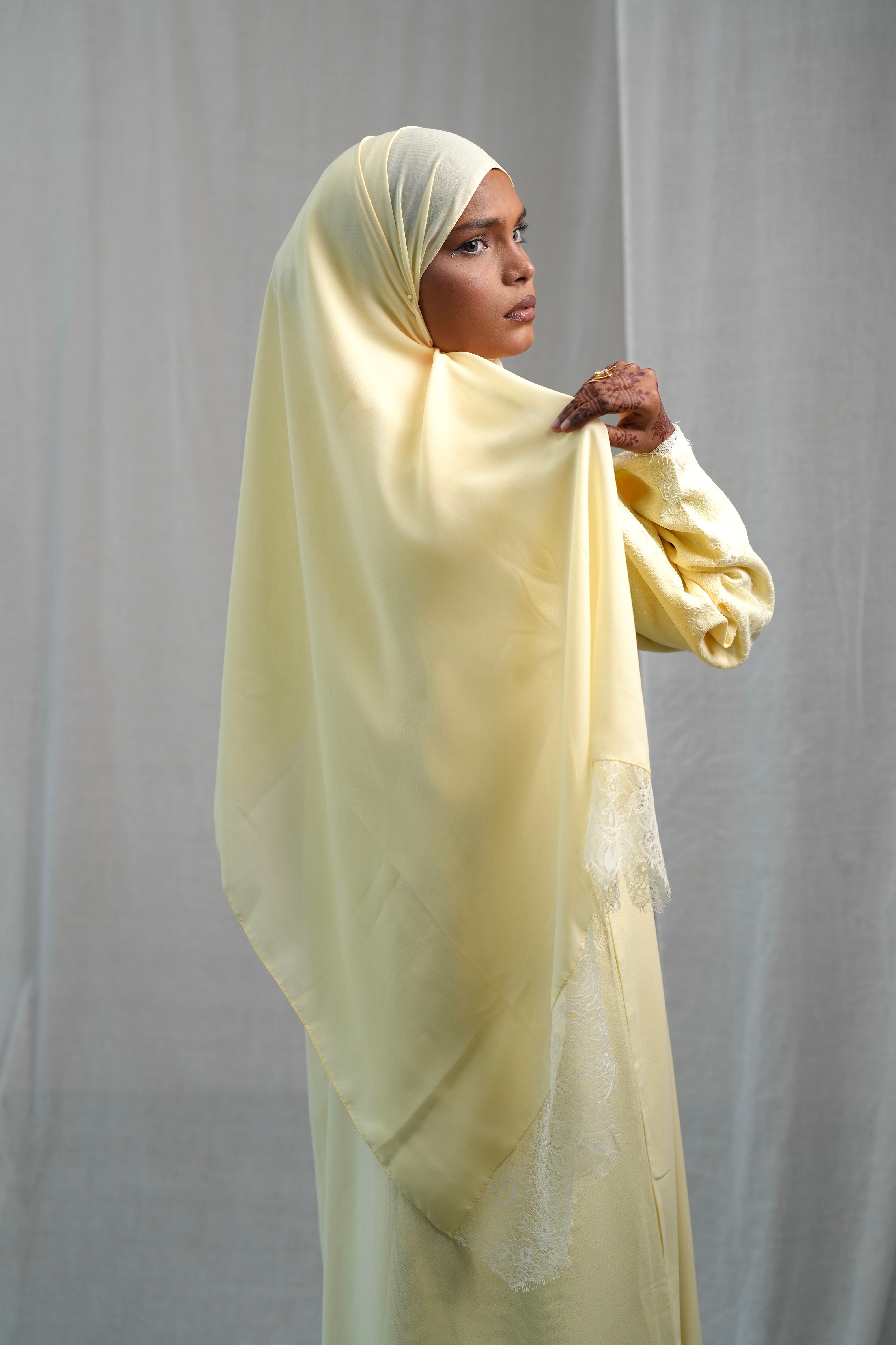 Nura Abaya - Buttercream