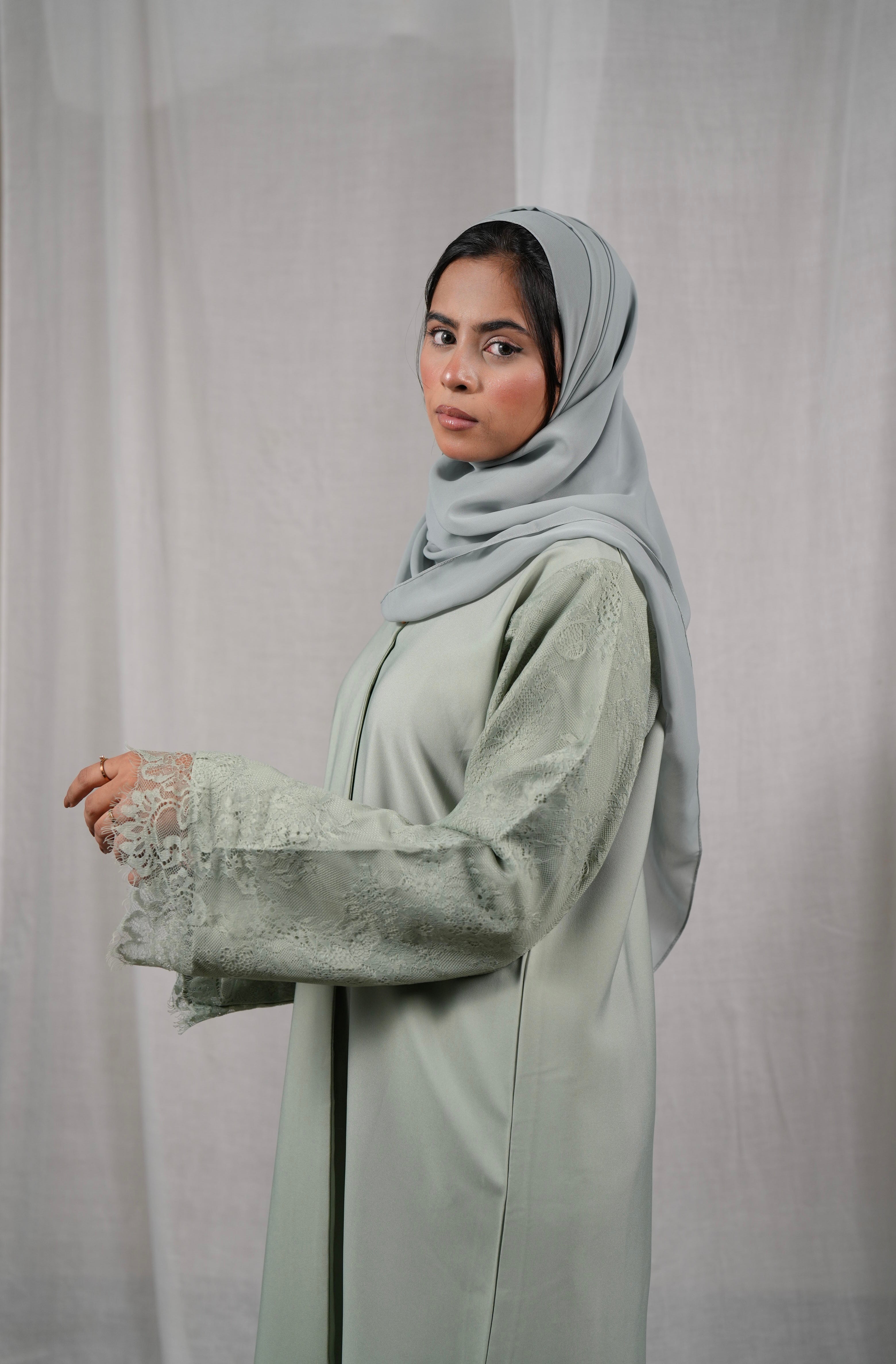 Nura Abaya - Pistachio